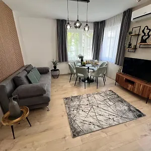Maple Tree Budget Apartmán